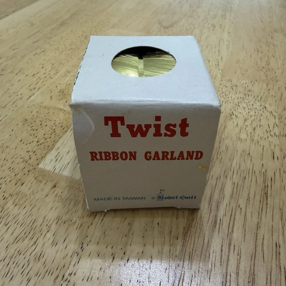 1970s Twist Ribbon Garland Gold Metallic Christmas‎ Decor Robel Hall Unused NOS